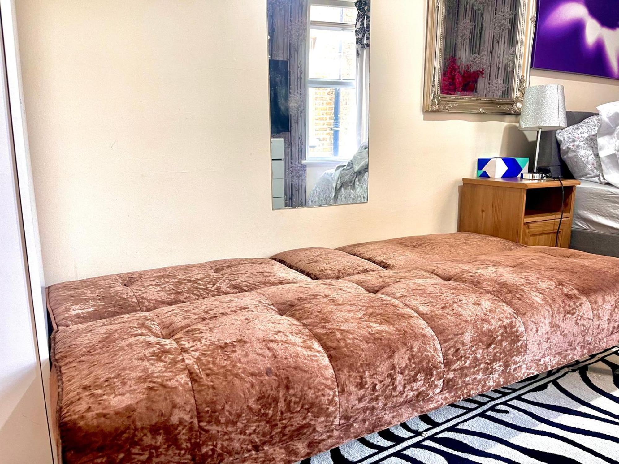 Comfy Double Bedroom With A Private Toilet Λονδίνο Εξωτερικό φωτογραφία
